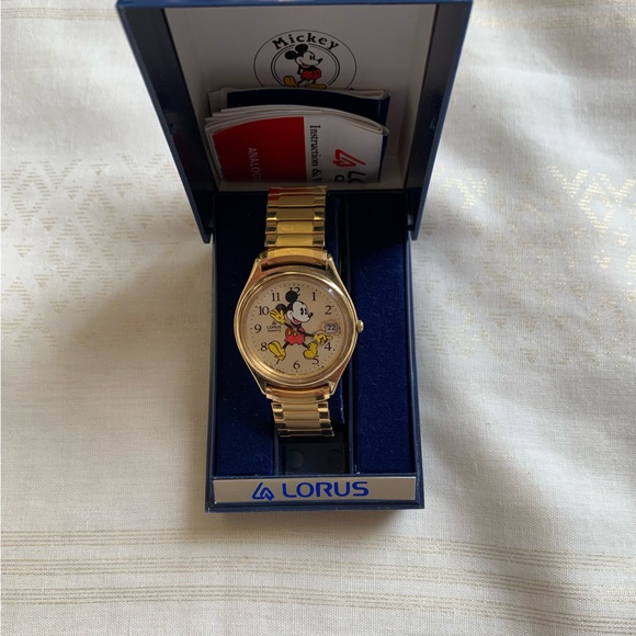 Lorus Accessories - Lorus vintage Mickey mouse watch